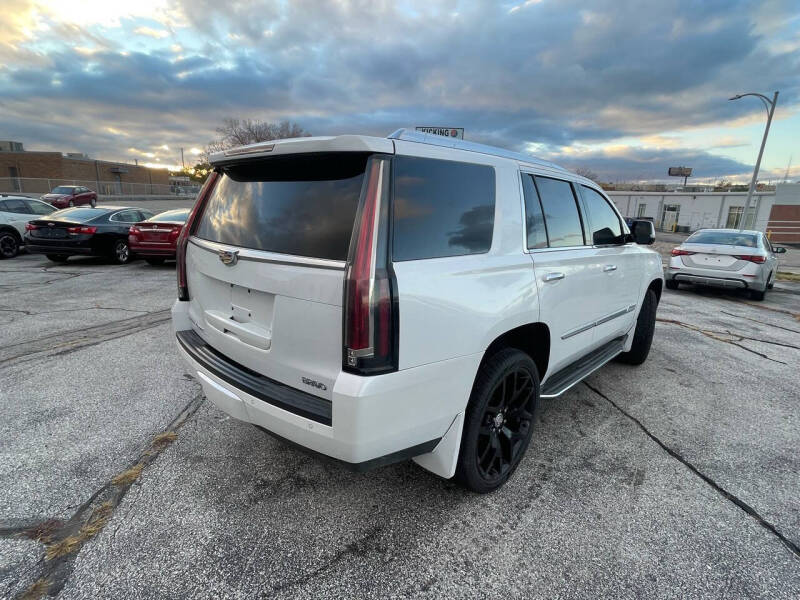 2016 Cadillac Escalade Luxury Collection