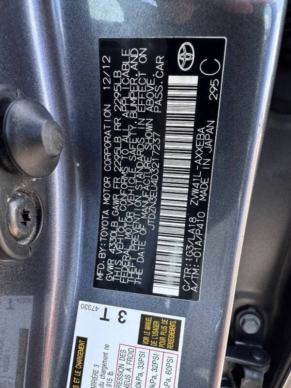 2013 Toyota Prius v Five