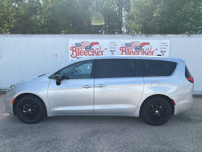2024 Chrysler Pacifica Touring L
