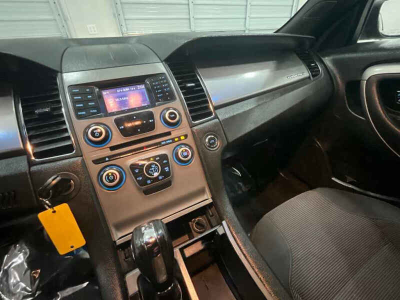 2016 Ford Taurus SEL