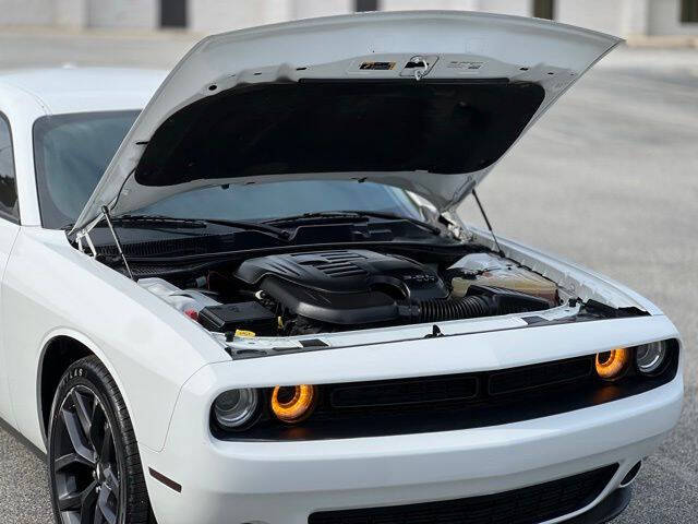 2021 Dodge Challenger SXT