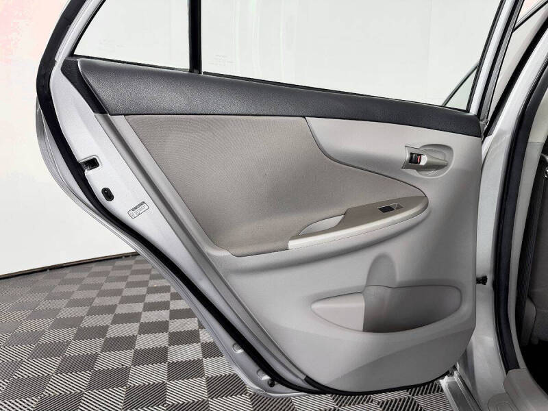 2012 Toyota Corolla LE