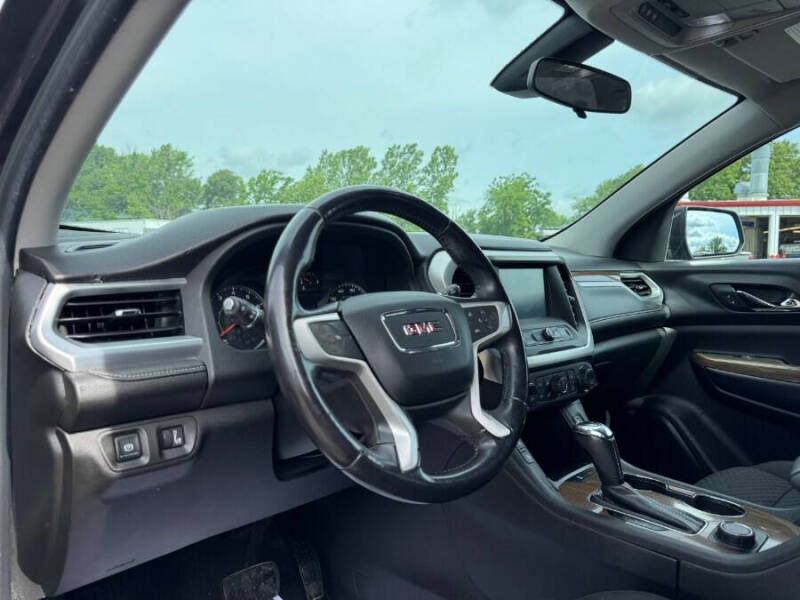 2017 GMC Acadia SLE-2