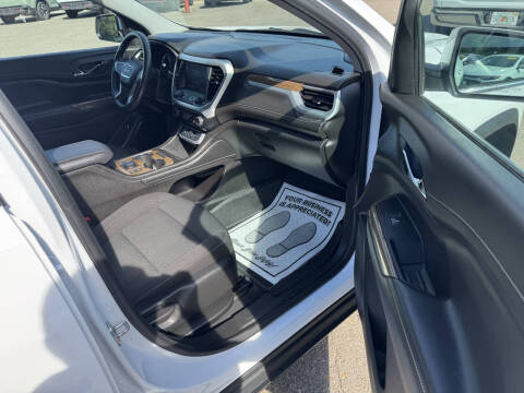 2022 GMC Acadia SLE