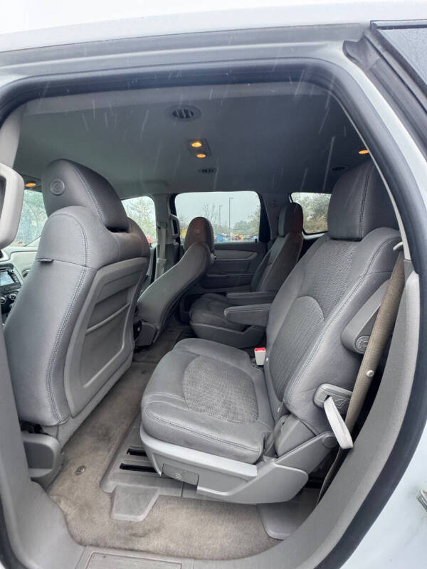 2017 Chevrolet Traverse LT