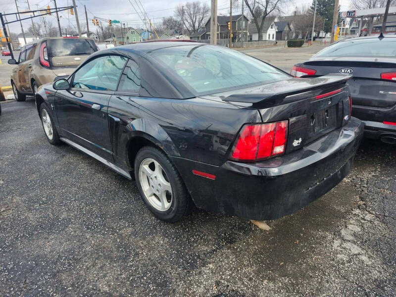 2003 Ford Mustang