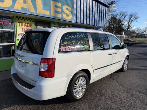 2014 Chrysler Town and Country Limited