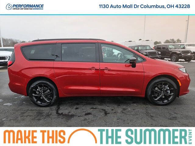 2026 Chrysler Pacifica Select