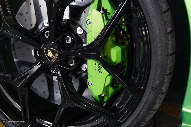 2024 Lamborghini Revuelto