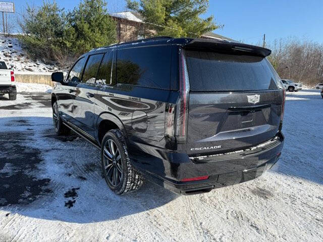 2025 Cadillac Escalade ESV Sport