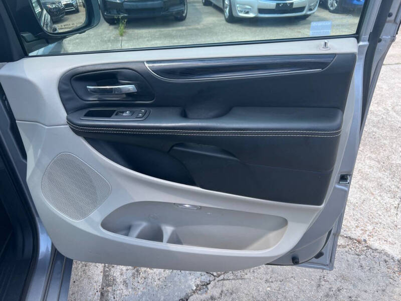 2016 Dodge Grand Caravan SXT Plus