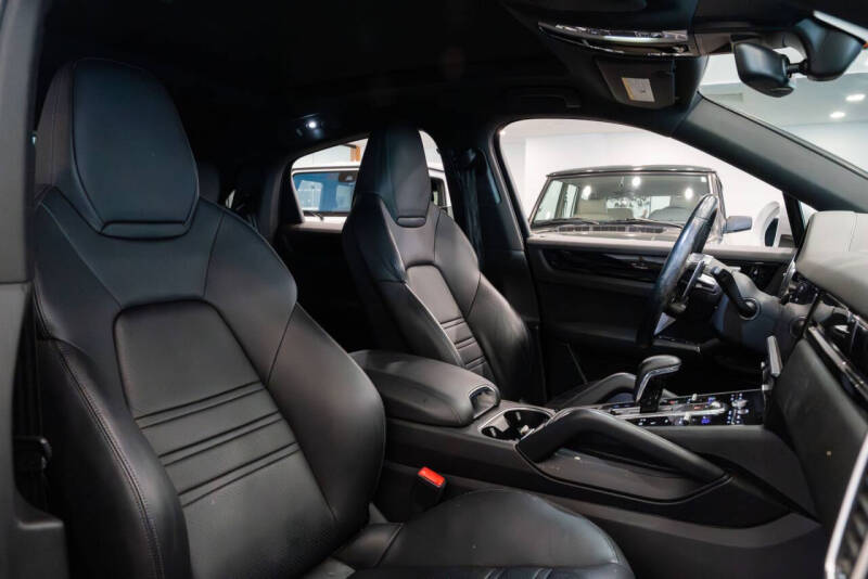 2021 Porsche Cayenne Coupe