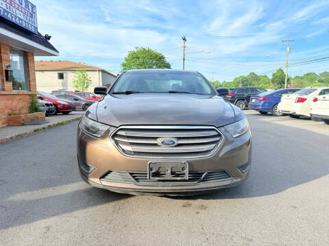 2015 Ford Taurus SE