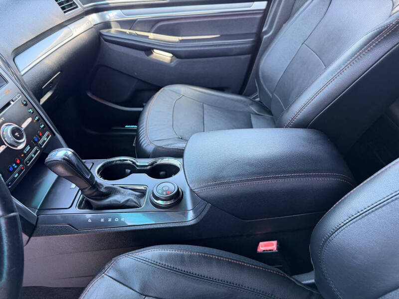 2017 Ford Explorer Sport