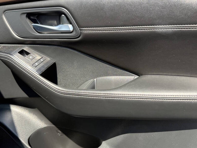 2022 Nissan Rogue SL