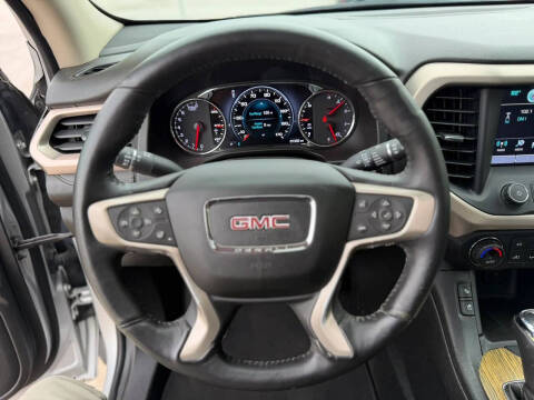 2017 GMC Acadia Denali