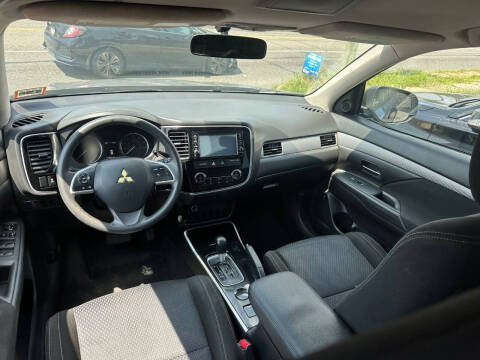 2018 Mitsubishi Outlander ES