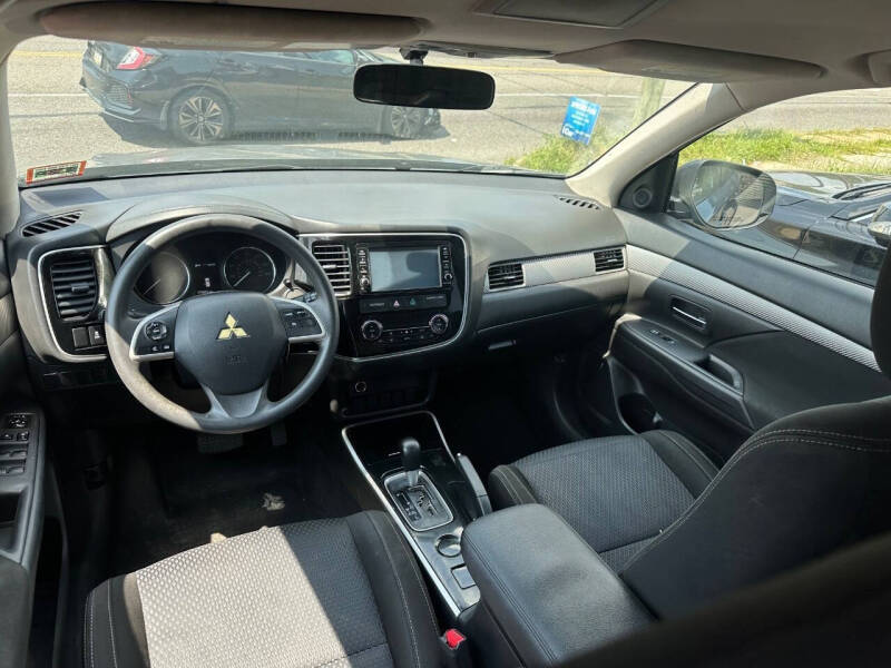 2018 Mitsubishi Outlander ES