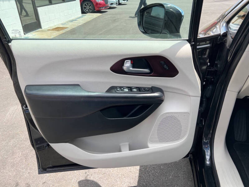 2017 Chrysler Pacifica Limited