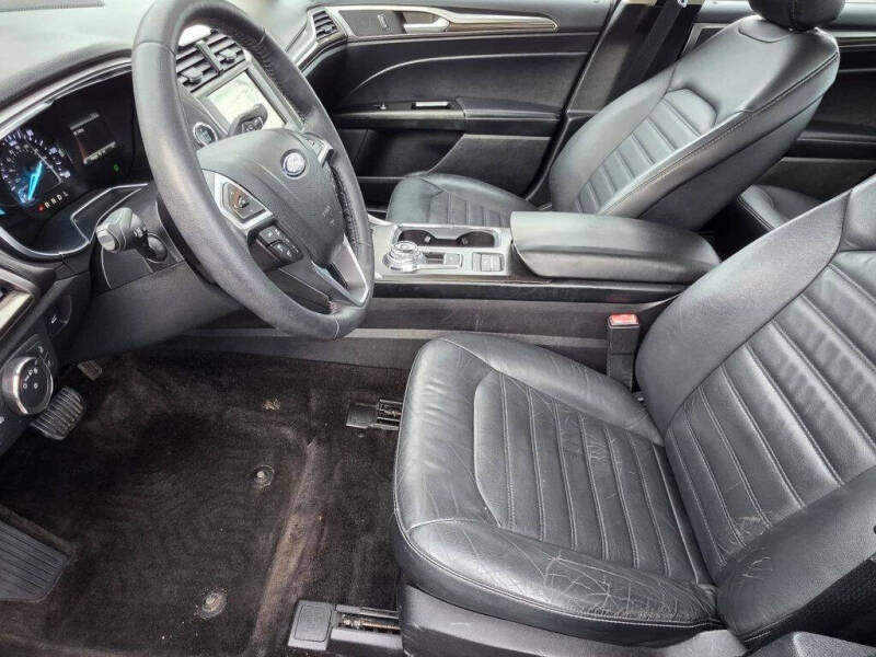 2017 Ford Fusion Hybrid SE