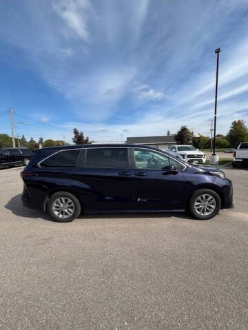 2023 Toyota Sienna LE 8-Passenger