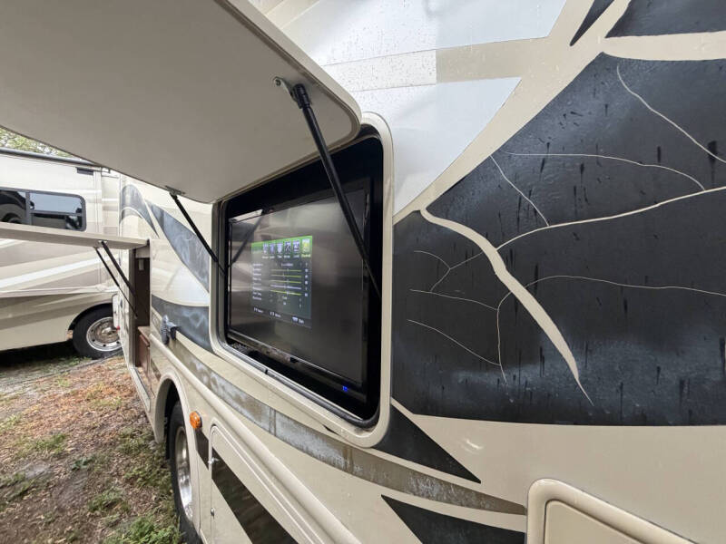 2016 Thor Motor Coach Windsport