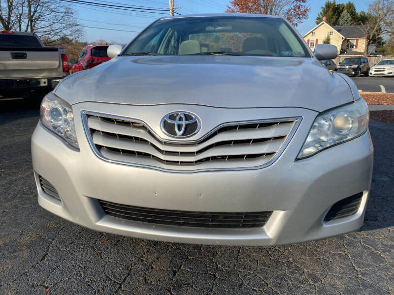 2011 Toyota Camry LE photo 4