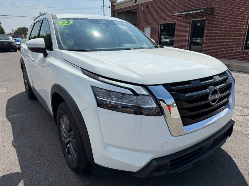 2022 Nissan Pathfinder SV