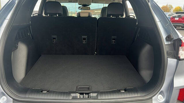 2022 Ford Escape Hybrid Titanium