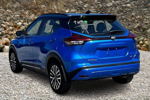 2023 Nissan Kicks SR