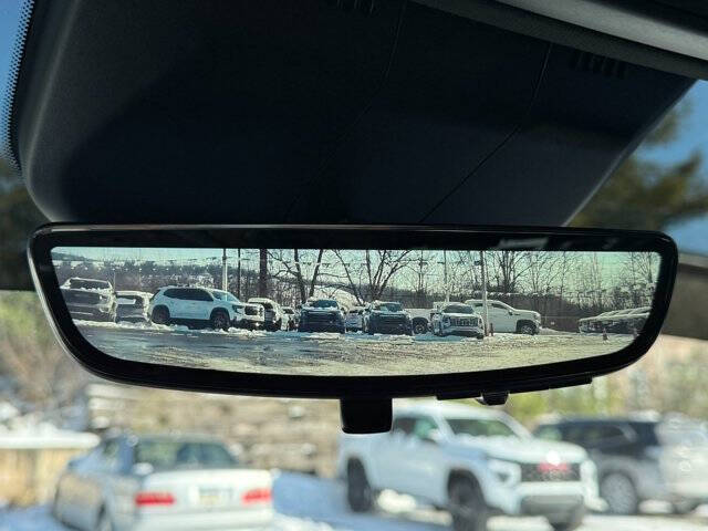 2025 Cadillac Escalade ESV Sport