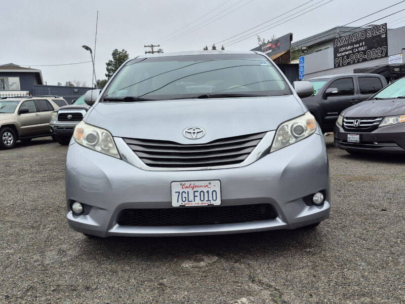 2014 Toyota Sienna XLE 8-Passenger