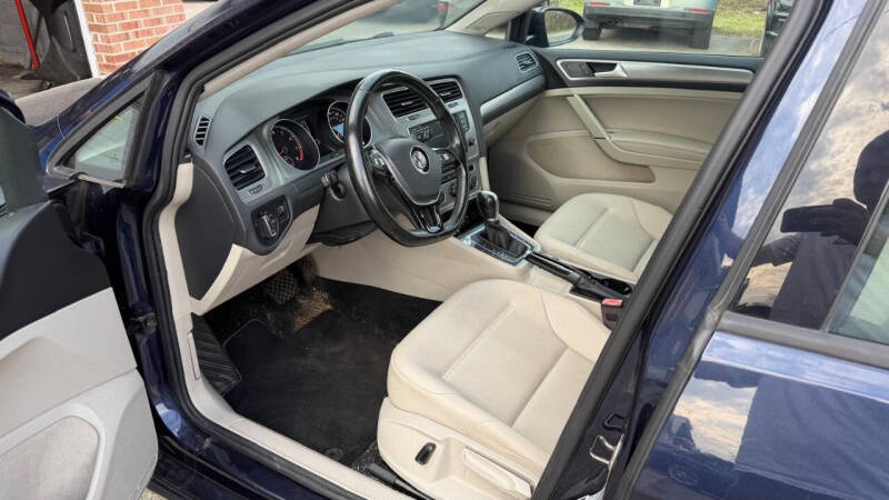 2017 Volkswagen Golf TSI SE