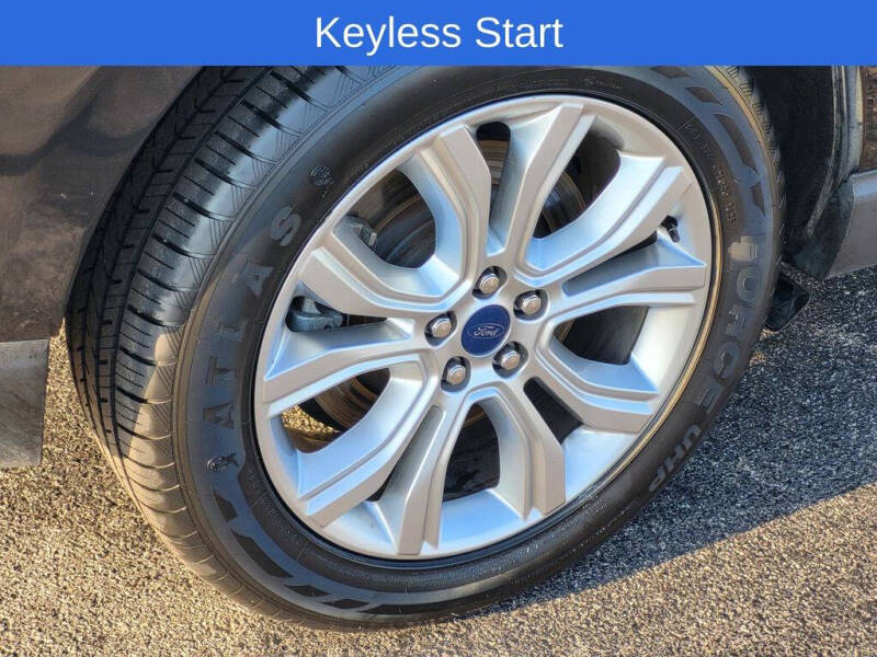 2022 Ford Edge Titanium