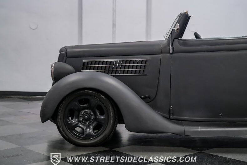 1935 Ford Cabriolet