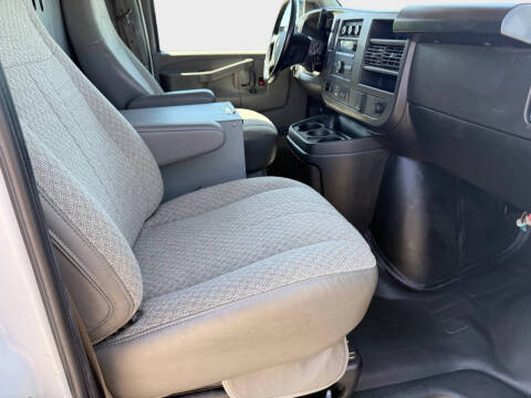 2022 Chevrolet Express 2500