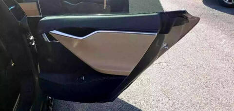 2015 Tesla Model S 70D