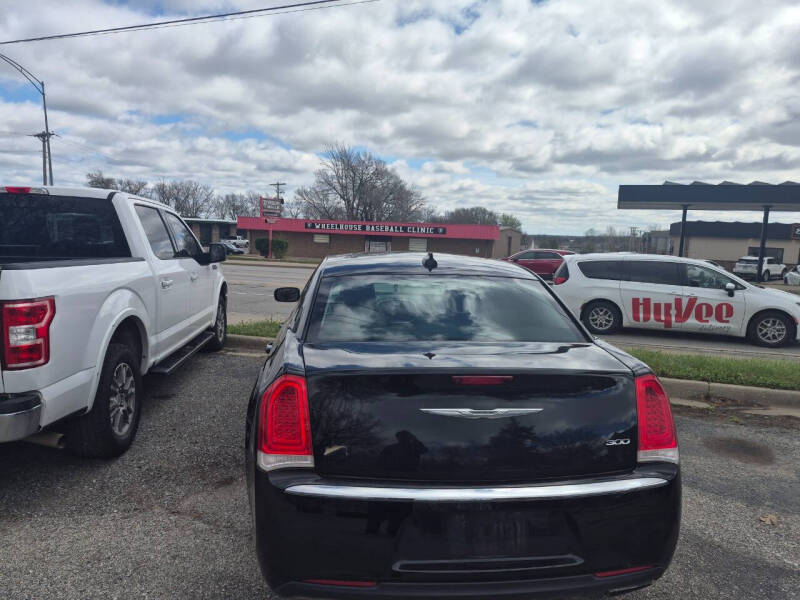 2016 Chrysler 300 Limited