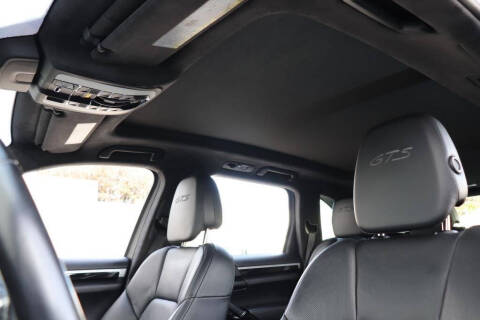 2017 Porsche Cayenne GTS