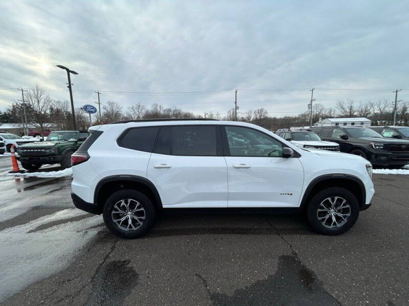 2024 GMC Acadia AT4