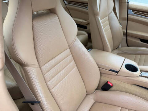 2015 Porsche Panamera GTS