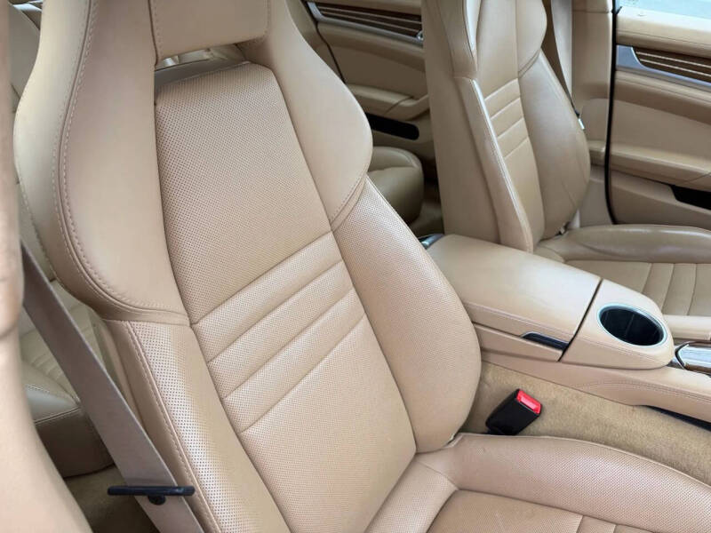 2015 Porsche Panamera GTS