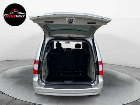 2012 Chrysler Town and Country Touring