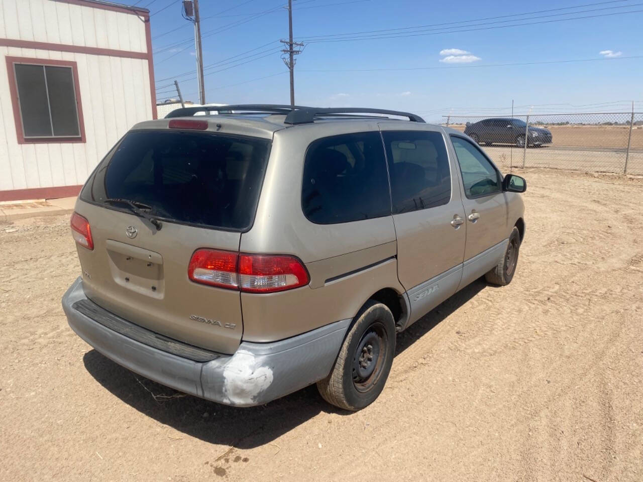 2002 Toyota Sienna for sale at GLOBAL VEHICLE EXCHANGE LLC in Somerton, AZ