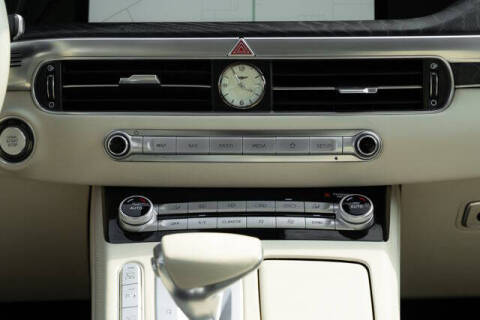 2022 Genesis G90