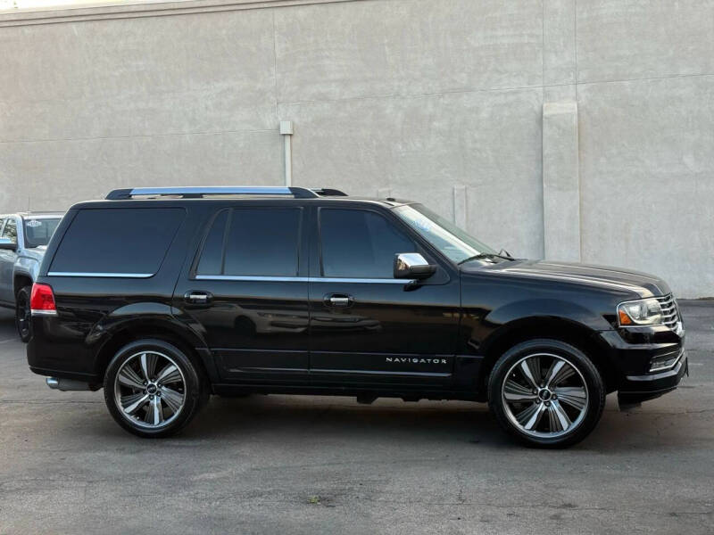 2016 Lincoln Navigator Select