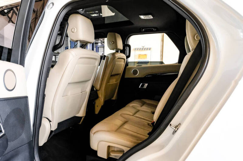 2020 Land Rover Discovery SE