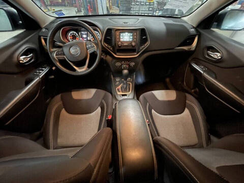 2014 Jeep Cherokee Sport