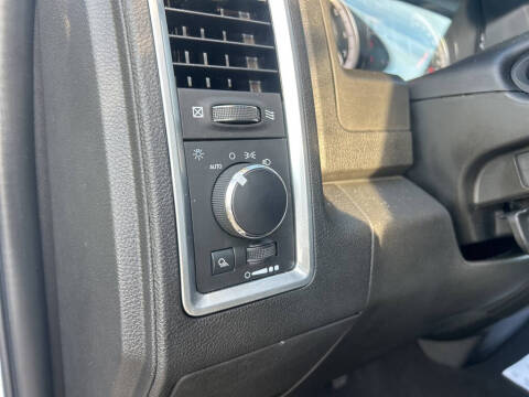 2024 RAM 1500 Classic SLT