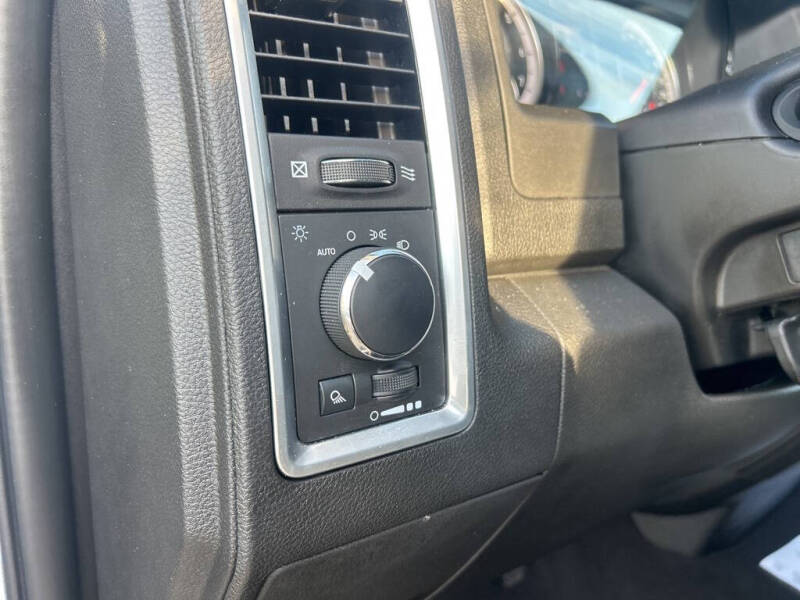 2024 RAM 1500 Classic SLT